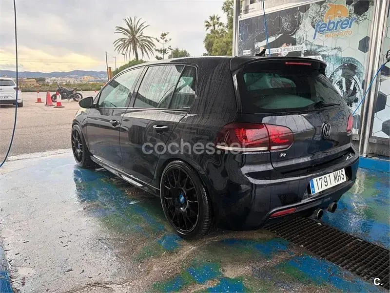 Usado VW Golf VI R 271 CV (199 kW) 2010 Negro Utilitario