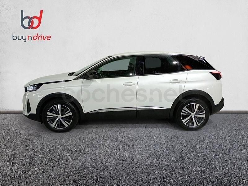 Usado Peugeot 3008 Allure 130 CV (95 kW) 2022 Blanco SUV