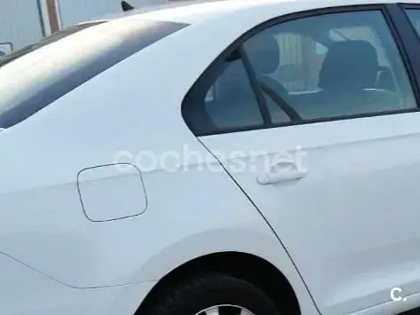 Usado Seat Toledo Style 105 CV (77 kW) 2014 Blanco Utilitario