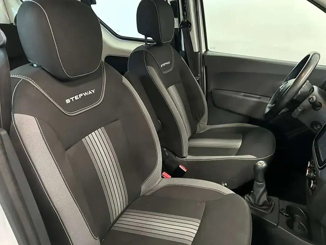 Usado Dacia Dokker 102 CV (75 kW) 2018 Blanco Monovolumen