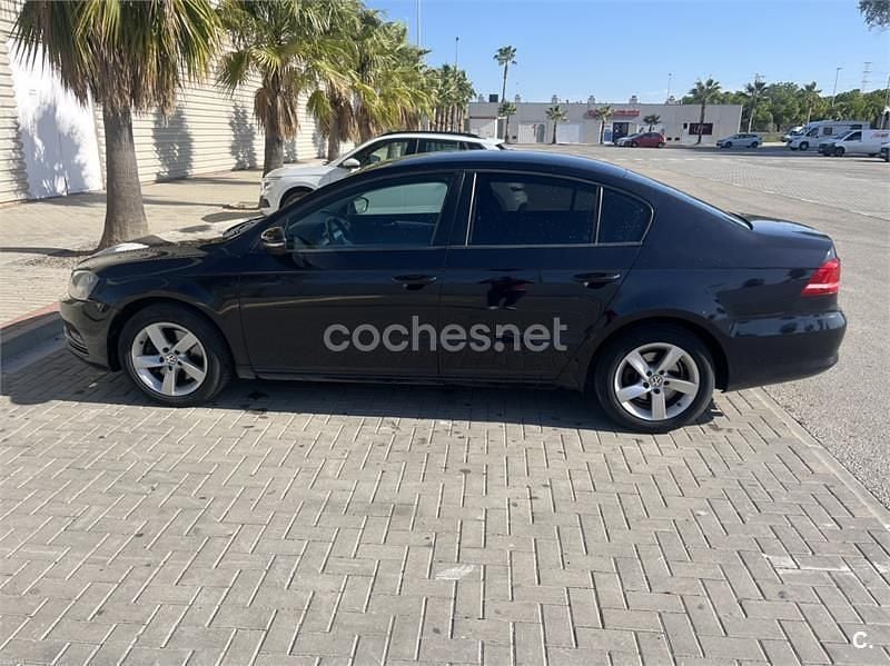Usado VW Passat Advance 105 CV (77 kW) 2013 Negro Berlina
