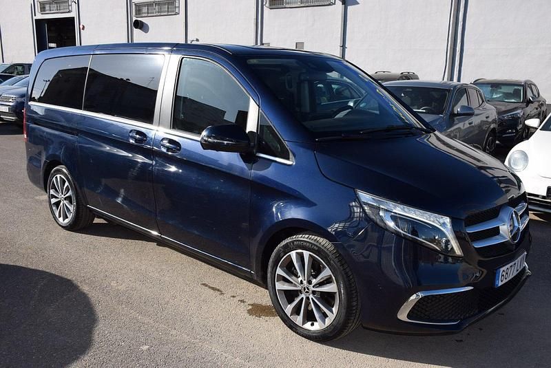 Usado Mercedes V250 Avantgarde 190 CV (139 kW) 2022 Azul Monovolumen