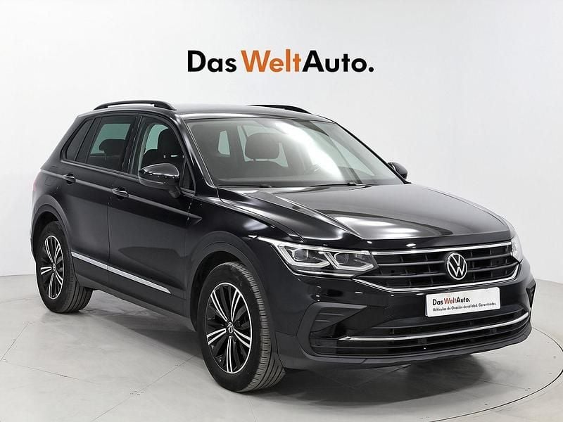 Negro Usado 2022 VW Tiguan Life SUV | 29.900 € (Precio justo) - Imagen 1/4