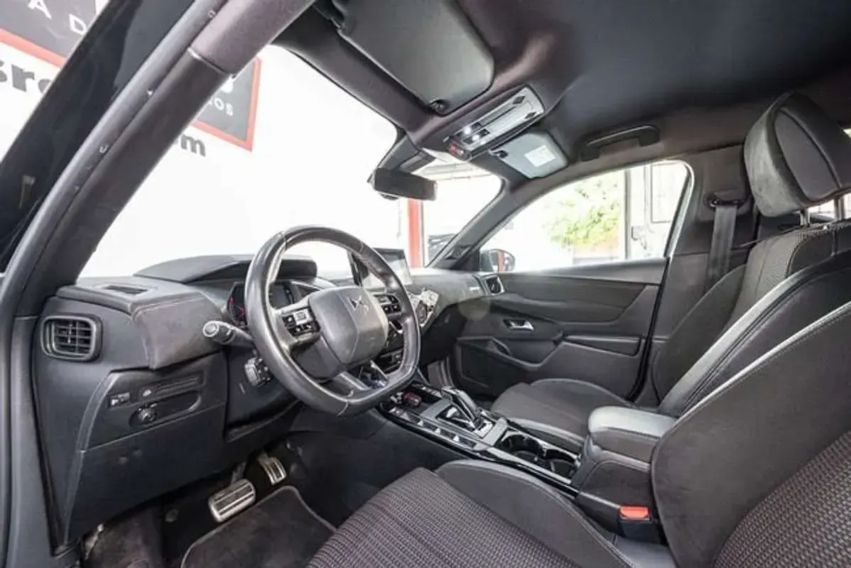 Usado DS Automobiles DS3 Crossback Performance 131 CV (96 kW) 2022 Gris SUV