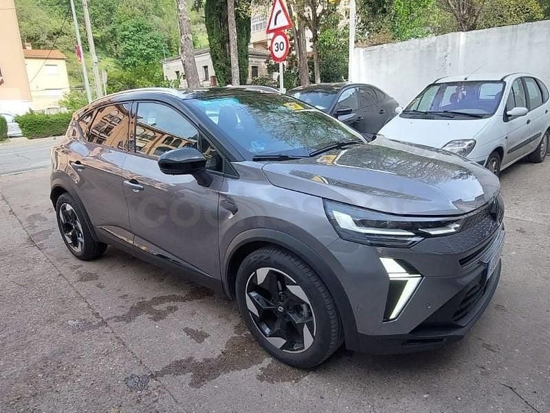 Usado Renault Captur Techno 100 CV (73 kW) 2025 Gris / plata SUV