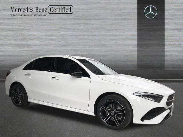 Usado Mercedes A250 AMG line 218 CV (160 kW) 2025 Blanco polar
