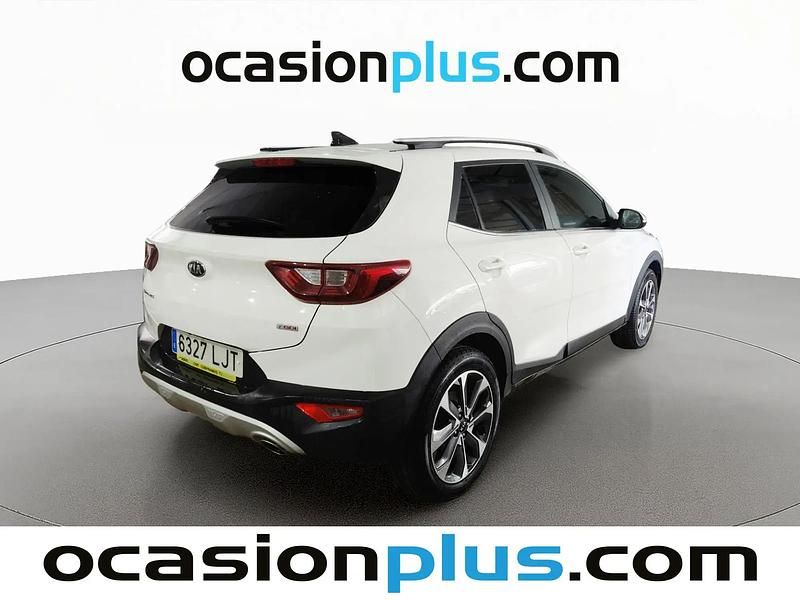 Usado Kia Stonic 100 HP (73 kW) 2020 Branco SUV