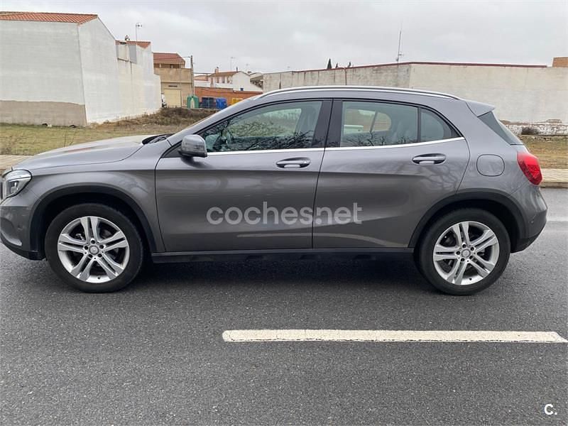 Usado Mercedes GLA220 Urban 177 CV (130 kW) 2017 Gris / plata SUV