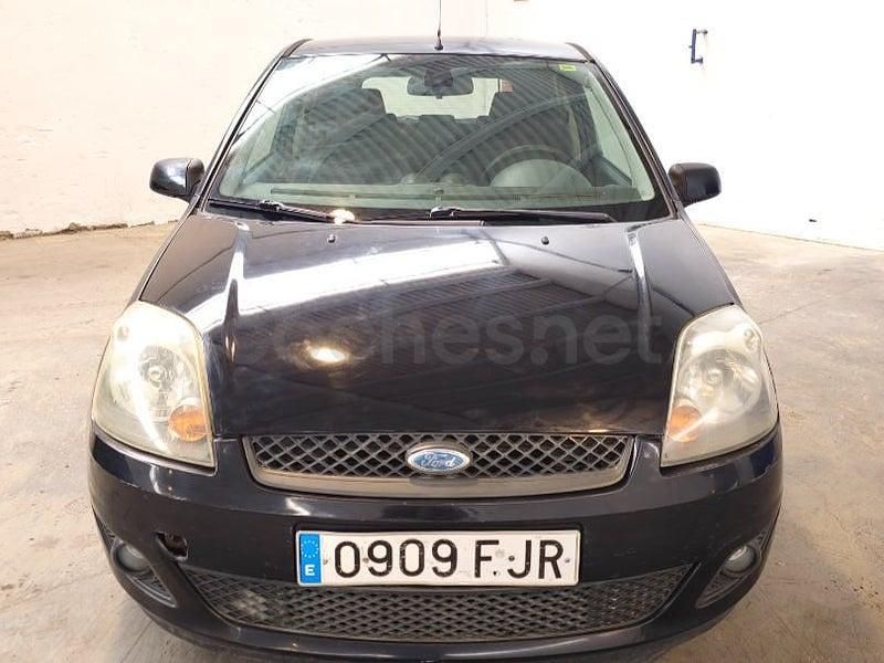 Usado Ford Fiesta Futura 80 CV (58 kW) 2008 Negro Utilitario