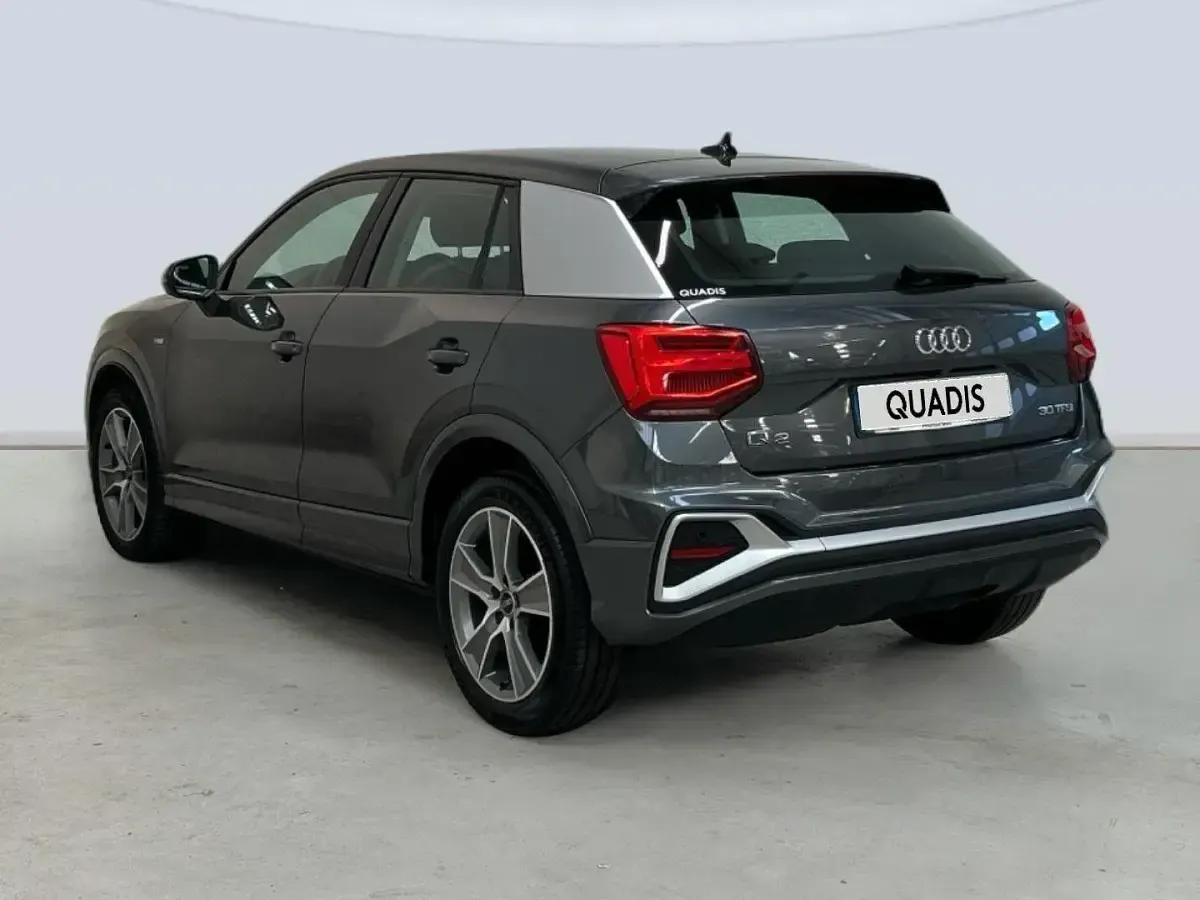Usado Audi Q2 S-Line 110 CV (80 kW) 2021 Gris SUV