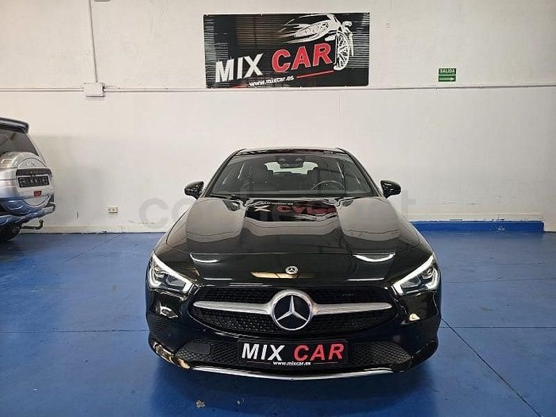 Usado Mercedes CLA200 Shooting Brake 150 CV (110 kW) 2020 Negro Familiar