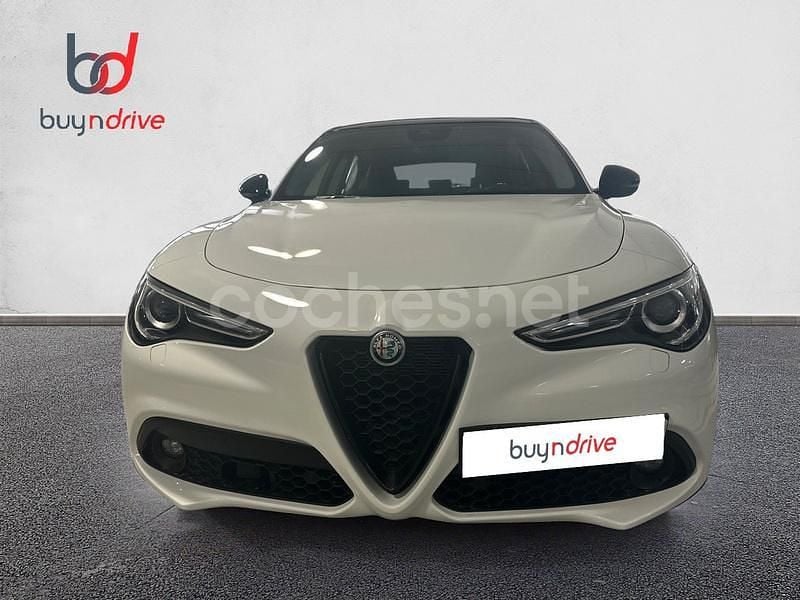 Usado Alfa Romeo Stelvio Sprint 190 CV (139 kW) 2021 Blanco SUV