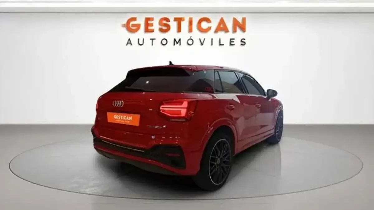 Usado Audi Q2 S-Line 150 CV (110 kW) 2021 Rojo SUV