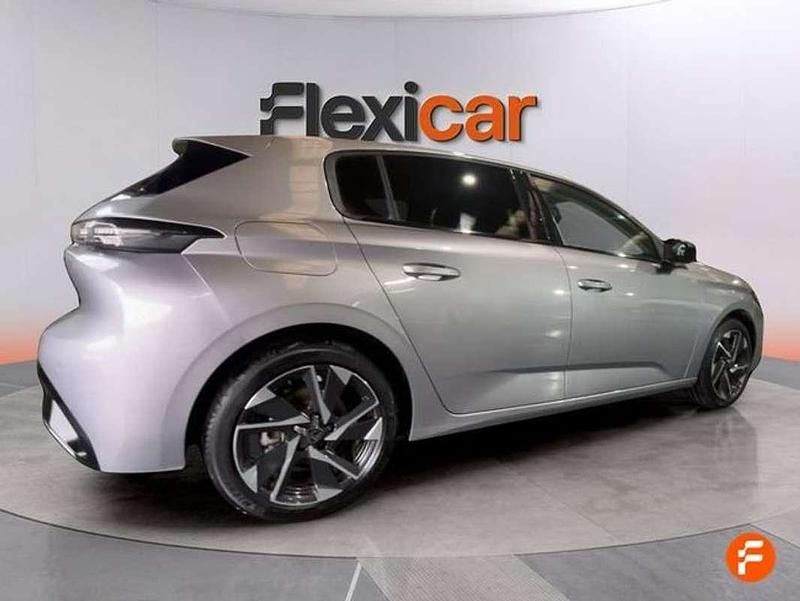 Usado Peugeot 308 Allure 131 CV (96 kW) 2024 Gris Utilitario