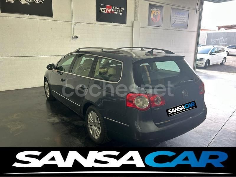 Usado VW Passat Highline 140 CV (102 kW) 2010 Gris / plata Familiar