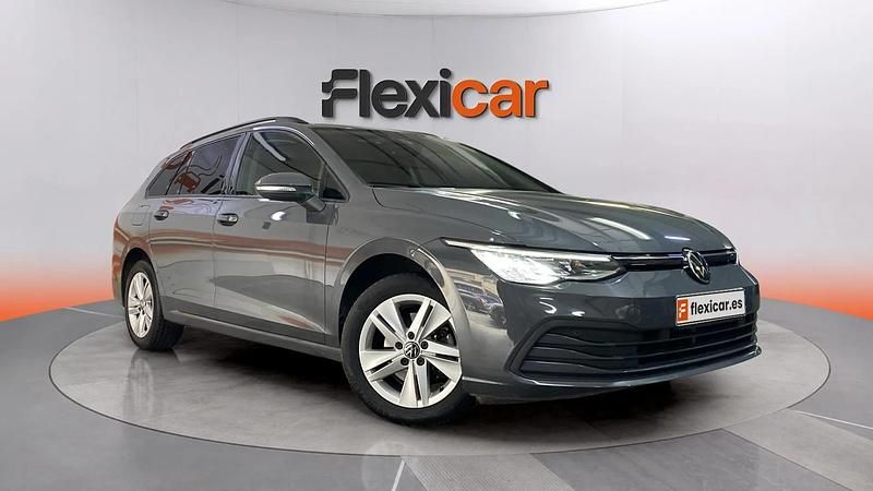 Usado VW Golf VIII Life 131 CV (96 kW) 2021 Gris Familiar