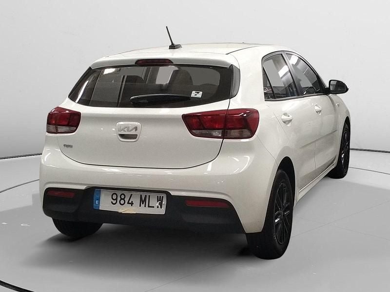 Usado Kia Rio 87 CV (63 kW) 2014 Blanco Utilitario