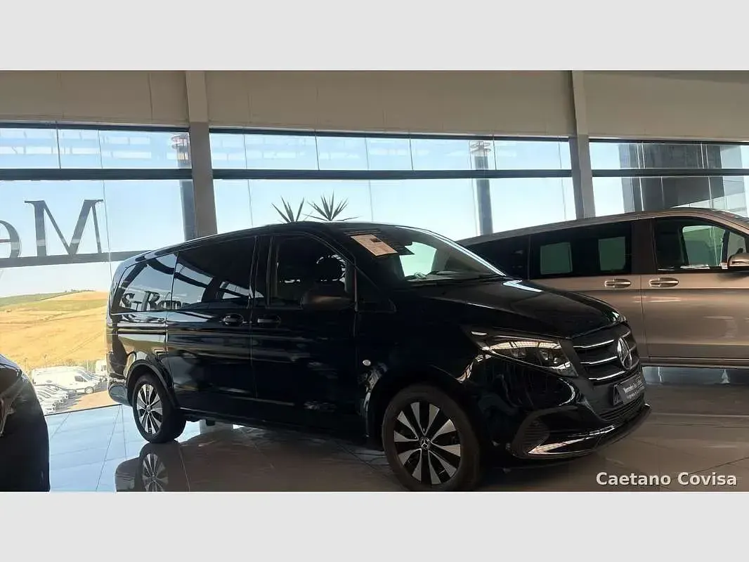 Usado Mercedes Vito 136 CV (100 kW) 2024 Negro Van