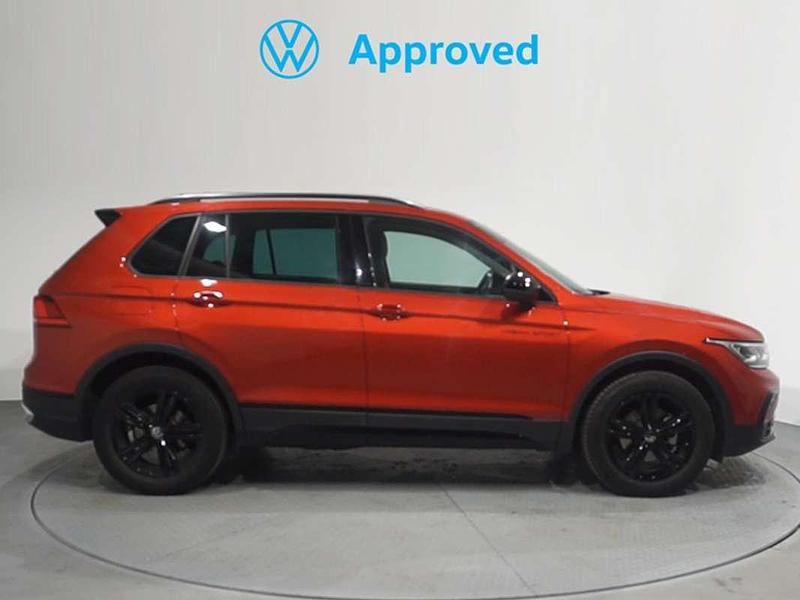 Usado VW Tiguan Sport 150 CV (110 kW) 2023 Rojo SUV
