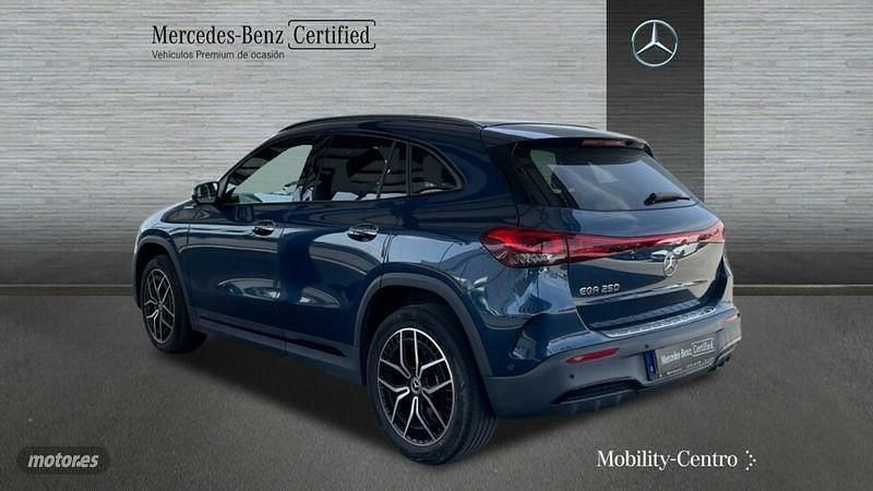 Usado Mercedes EQA250 AMG line 139 kW (190 CV) 2021 Denim blue  metallic paint SUV