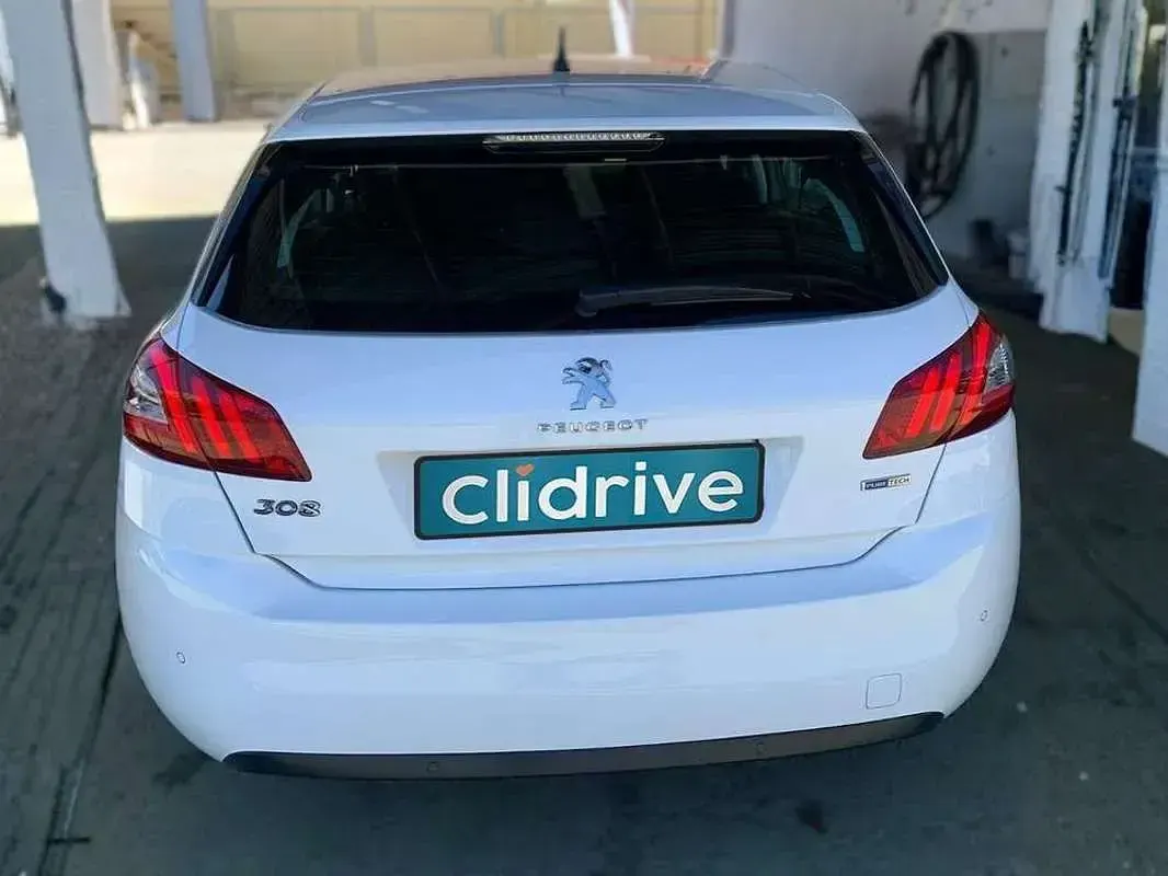 Usado Peugeot 308 Allure 131 CV (96 kW) 2016 Blanco Utilitario