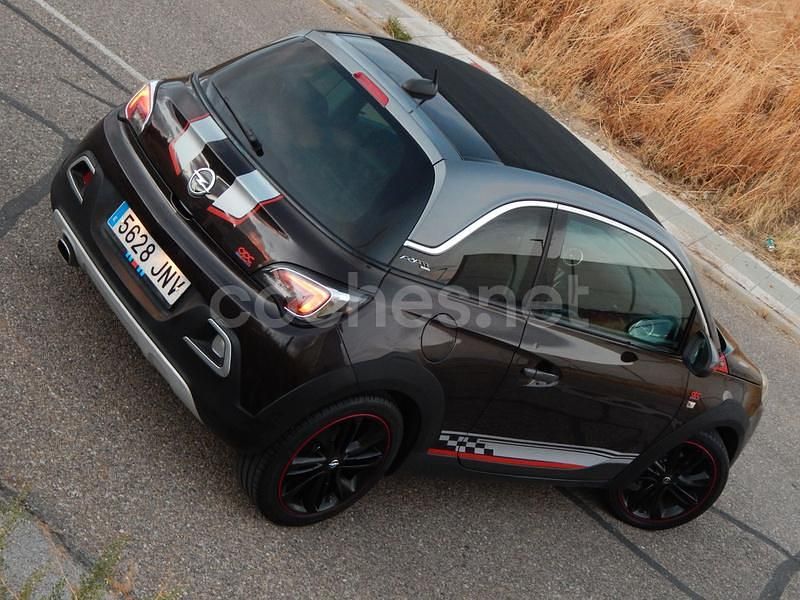 Usado Opel Adam Rocks 87 CV (63 kW) 2016 Granate Utilitario