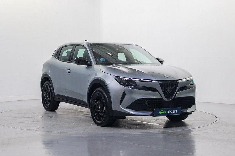 Usado Alfa Romeo Junior 136 CV (100 kW) 2025 Gris SUV
