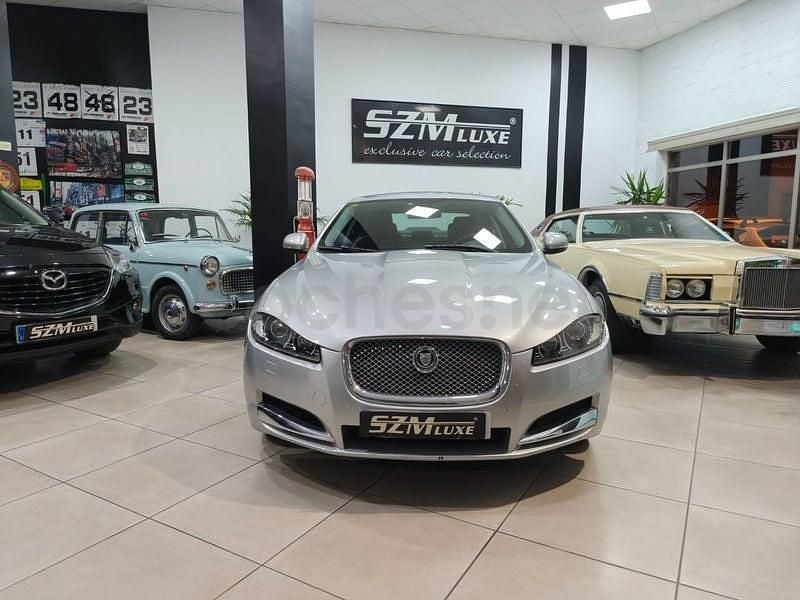 Usado Jaguar XF Premium Luxury 240 CV (176 kW) 2012 Gris / plata Berlina