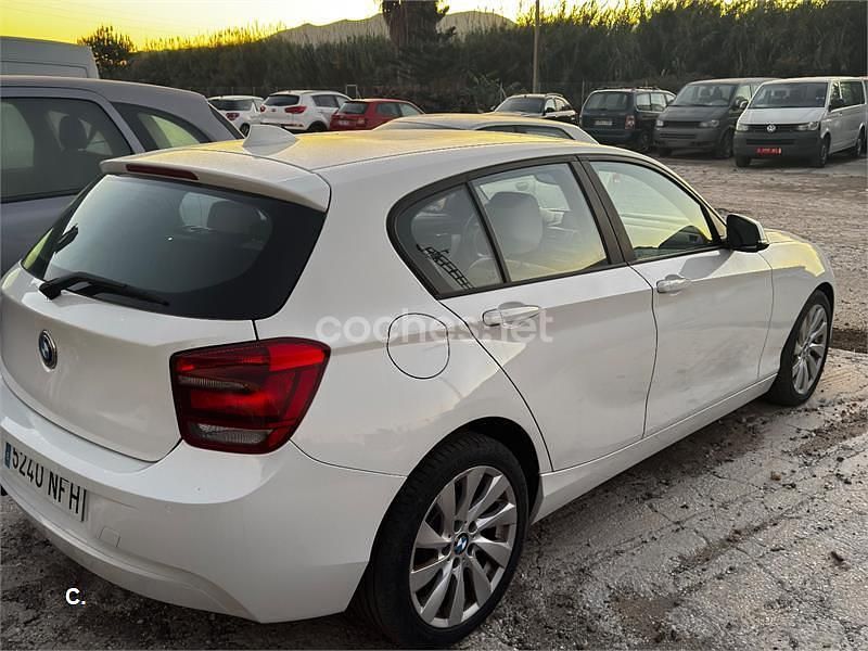 Blanco Usado 2012 BMW 118 Sport Line Utilitario | 11.700 € (Buen precio) - Imagen 1/4
