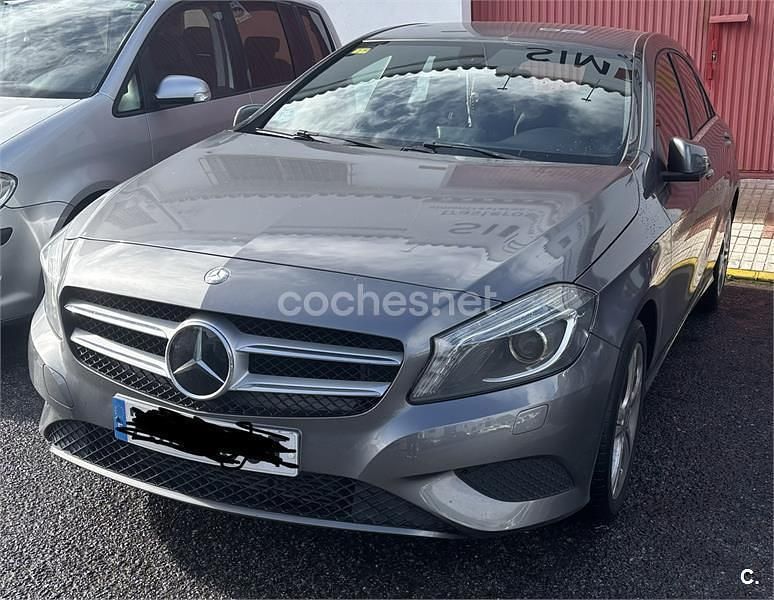 Gris / plata Usado 2015 Mercedes A180 Style Berlina | 12.000 € (Buen precio) - Imagen 1/4