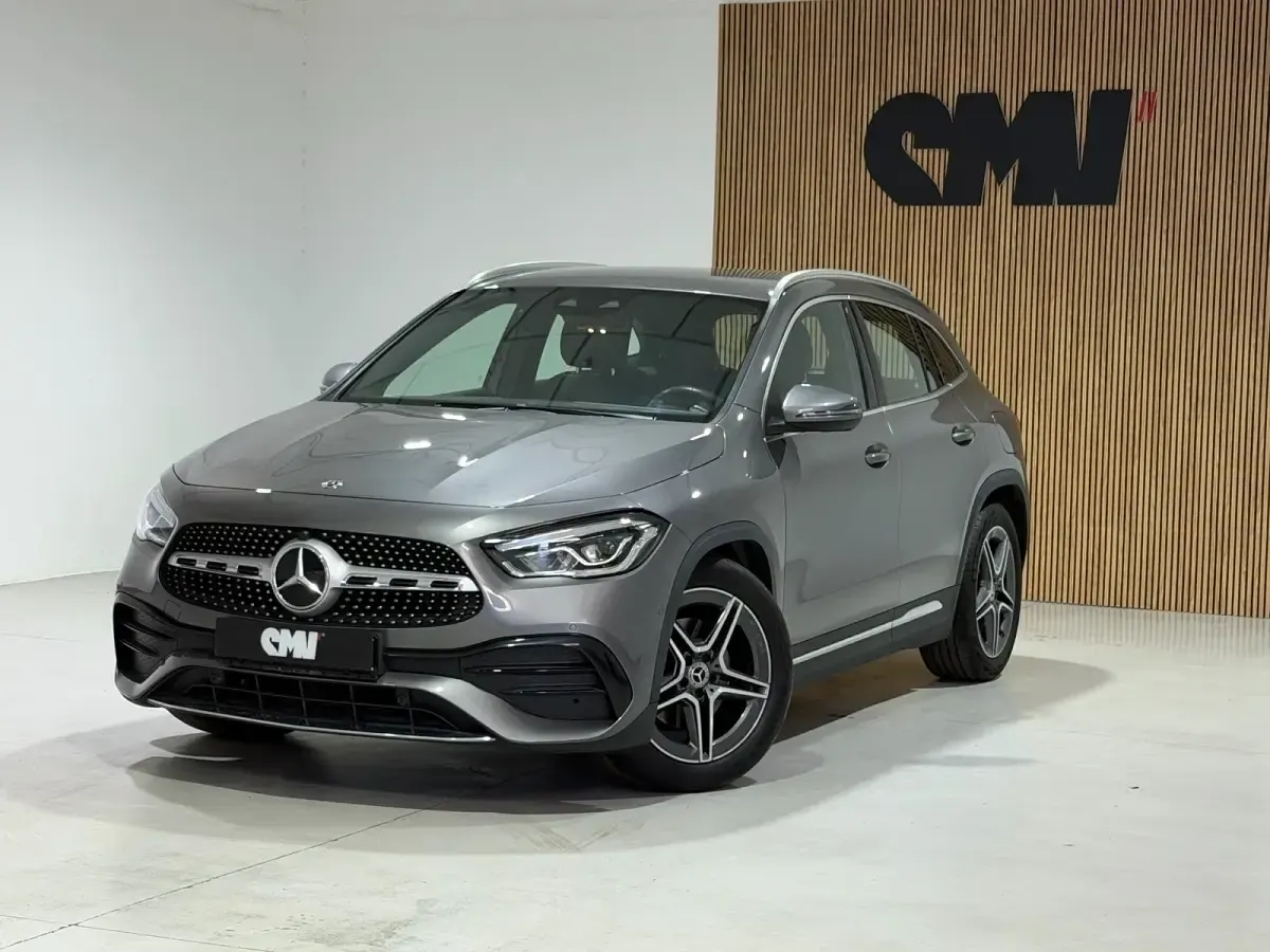 Usado Mercedes GLA200 163 CV (119 kW) 2020 Gris SUV