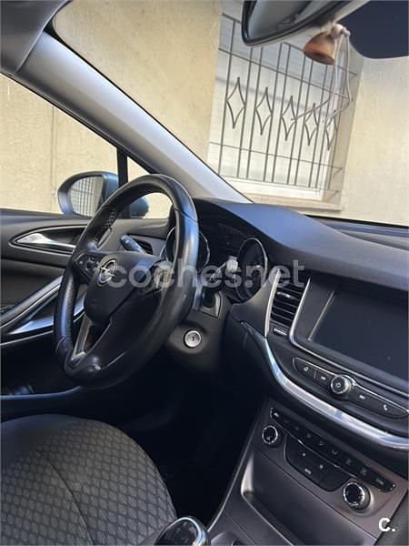 Usado Opel Astra Selective 110 CV (80 kW) 2017 Azul Berlina