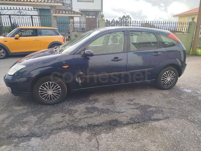 Usado Ford Focus Trend 115 CV (84 kW) 2004 Azul Berlina