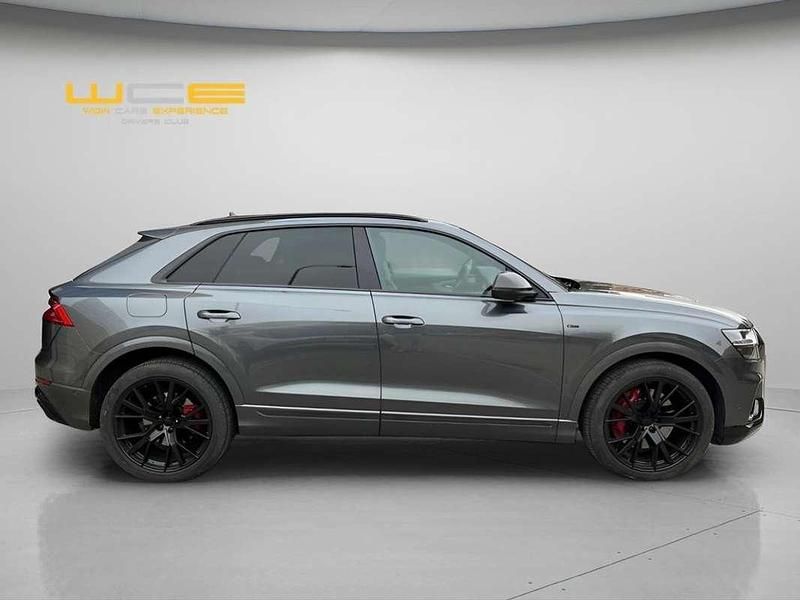 Begagnad Audi Q8 462 HK (339 kW) 2021 Grå SUV