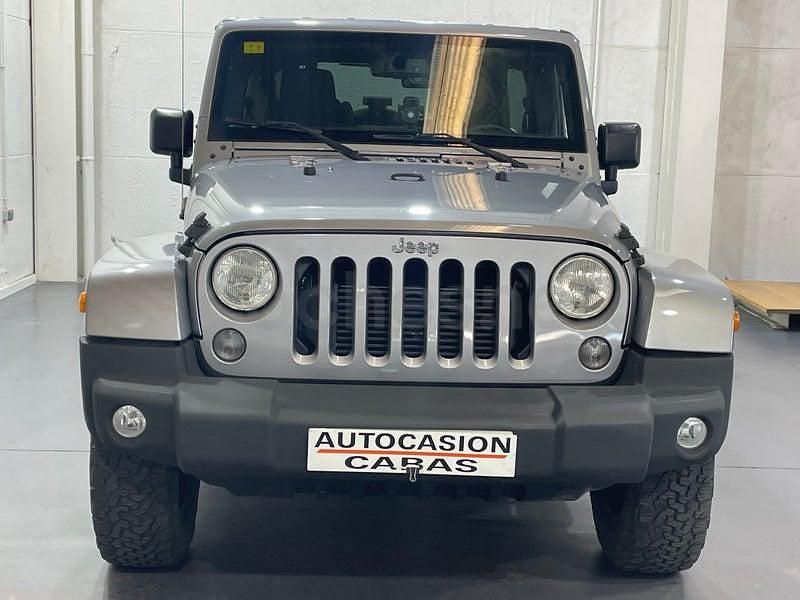 Usado Jeep Wrangler Unlimited Sahara 200 CV (147 kW) 2015 Gris / plata SUV