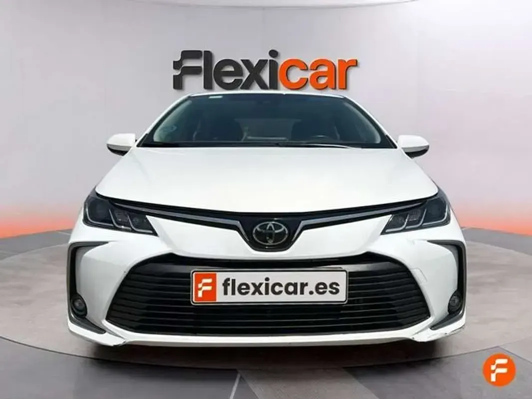 Usado Toyota Corolla 125 CV (91 kW) 2022 Blanco Berlina
