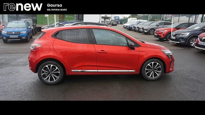 Käytetty Renault Clio V Techno 90 HP (66 kW) 2024 Punainen Sedan