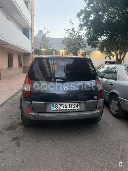 Usado Renault Scenic E-Tech 120 CV (88 kW) 2006 Gris / plata Monovolumen