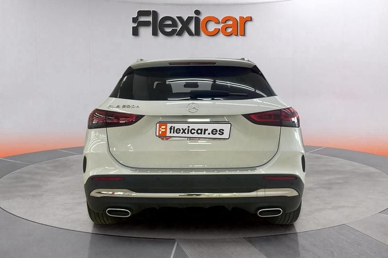 Usado Mercedes GLA200 150 CV (110 kW) 2021 Blanco SUV