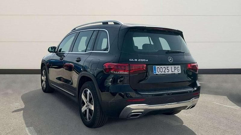 Begagnad Mercedes GLB200 151 HK (111 kW) 2021 Svart SUV