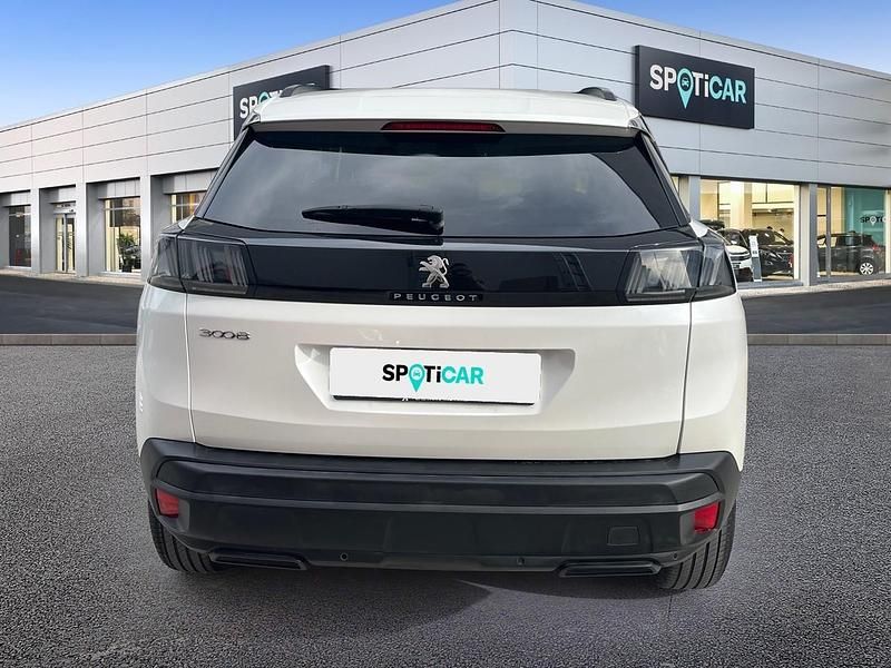 Usado Peugeot 3008 Active 130 CV (95 kW) 2021 Blanco SUV