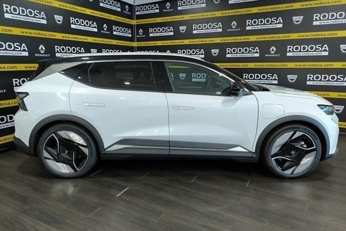 Usado Renault Scénic IV Iconic 218 CV (160 kW) 2024 Monovolumen