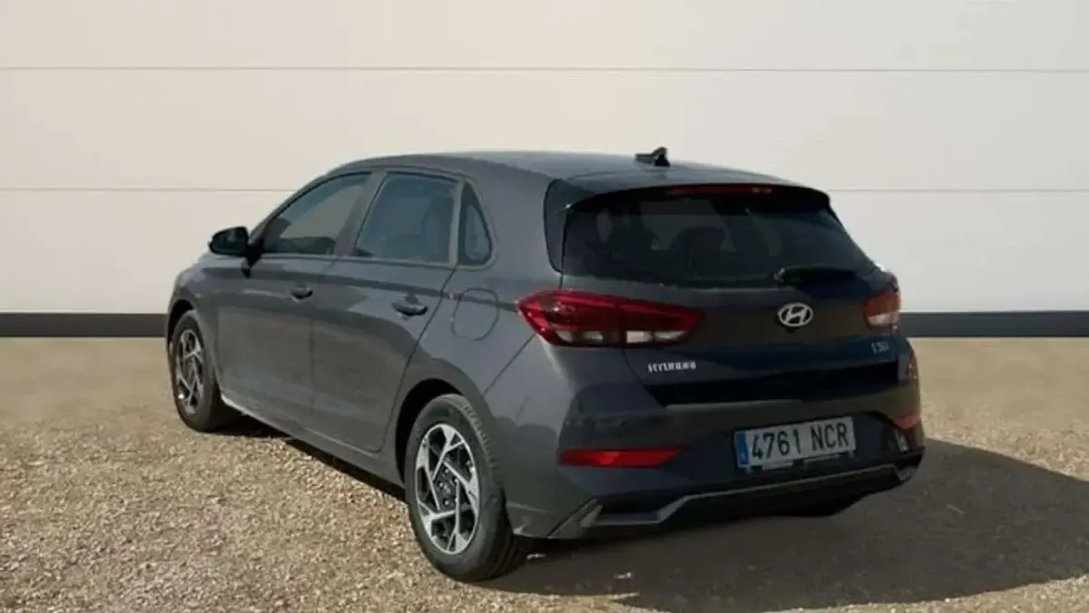 Usado Hyundai i30 N Line 97 CV (71 kW) 2025 Gris Utilitario