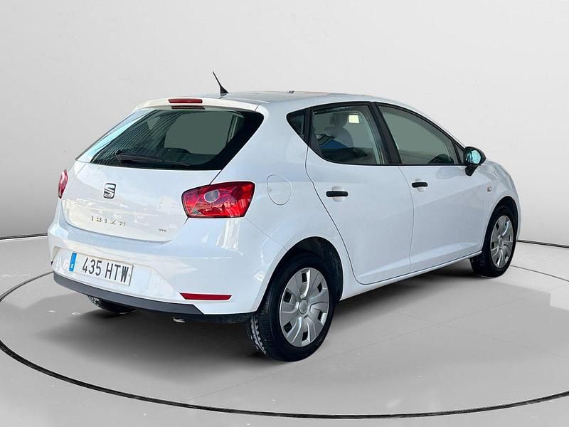 Usado Seat Ibiza Reference 90 CV (66 kW) 2013 Blanco Berlina