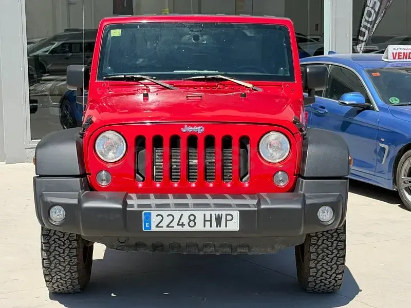 Usado Jeep Wrangler Sahara 200 CV (147 kW) 2014 Rojo SUV