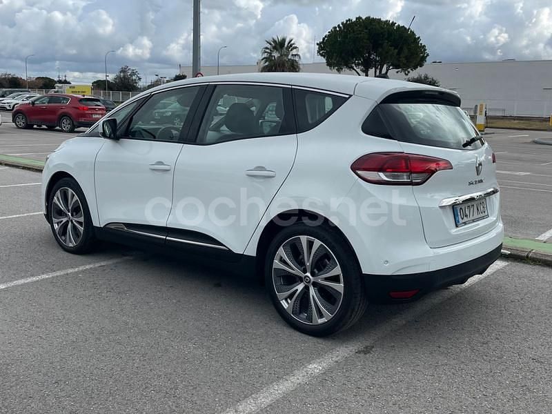 Usado Renault Scénic IV Zen 110 CV (80 kW) 2017 Blanco Monovolumen