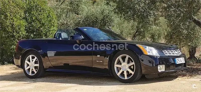 Usado Cadillac XLR 326 CV (239 kW) 2006 Negro Descapotable
