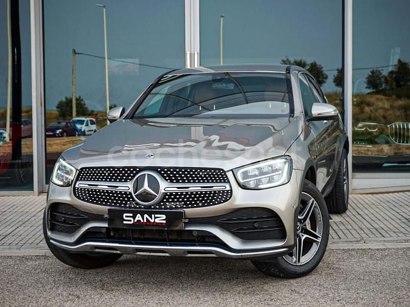 Usado Mercedes GLC300e 320 CV (235 kW) 2021 Gris / plata Coupe