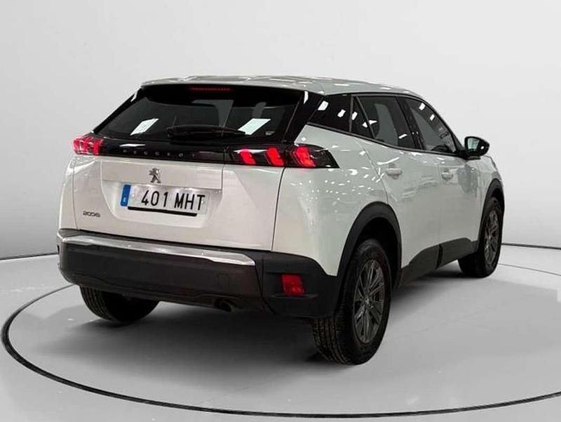 Usado Peugeot 2008 Active 102 CV (75 kW) 2023 Blanco SUV