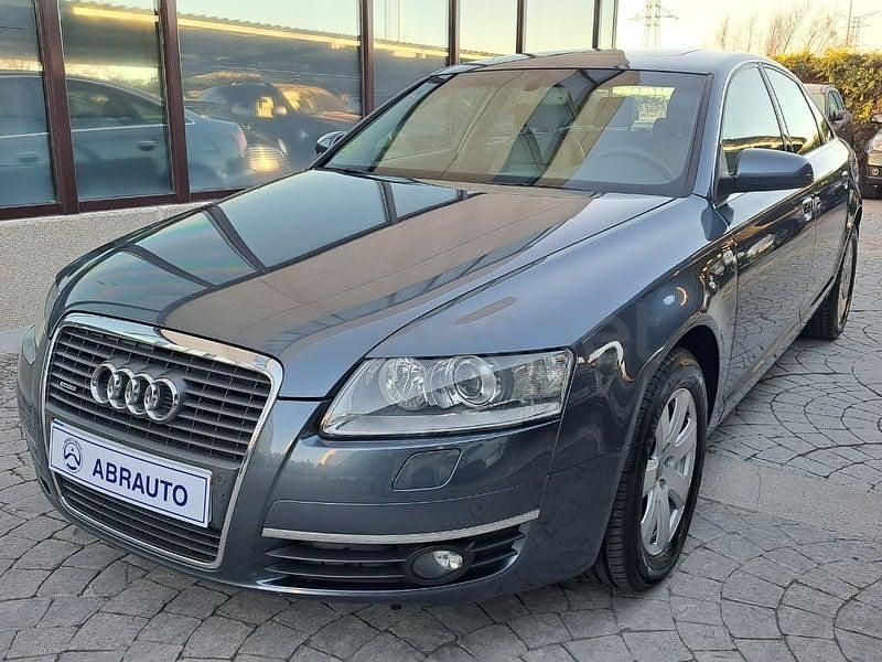 Usado Audi A6 225 CV (165 kW) 2005 Gris / plata Berlina